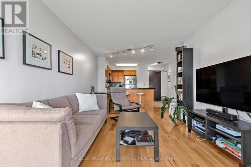 516 - 51 Lower Simcoe Street, Toronto (Waterfront Communities), ON - Indoor Photo Showing Living Room