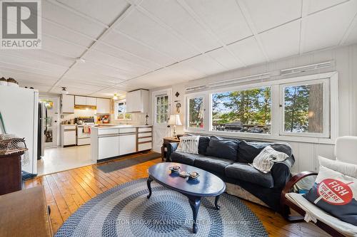 431 Healey Lake, The Archipelago, ON - Indoor Photo Showing Living Room