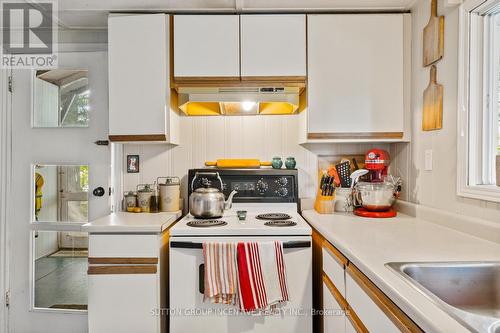 431 Healey Lake, The Archipelago, ON - Indoor Photo Showing Kitchen