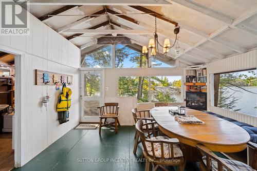 431 Healey Lake, The Archipelago, ON - Indoor Photo Showing Dining Room