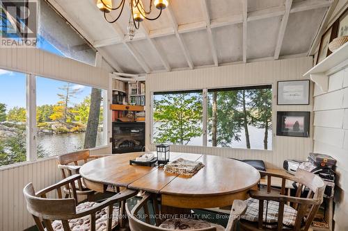 431 Healey Lake, The Archipelago, ON - Indoor Photo Showing Dining Room