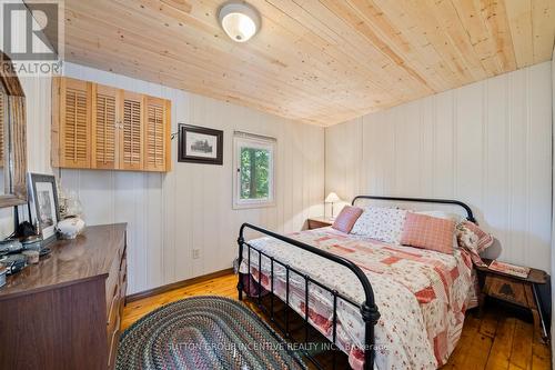 431 Healey Lake, The Archipelago, ON - Indoor Photo Showing Bedroom