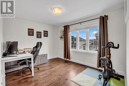 17 Lagoon Avenue, Hamilton (Hamilton Beach), ON - Indoor Photo Showing Office