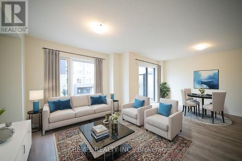 122 - 11 Roxanne Drive, Hamilton, ON - Indoor Photo Showing Living Room