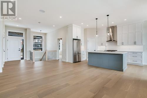 2811 Copper Ridge Drive, West Kelowna, BC - Indoor Photo Showing Kitchen With Upgraded Kitchen