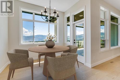 2811 Copper Ridge Drive, West Kelowna, BC - Indoor Photo Showing Dining Room