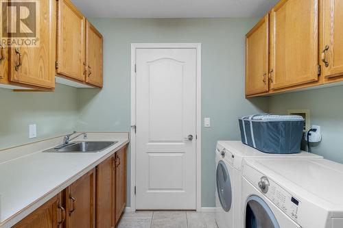 1201 Cameron Avenue Unit# 55, Kelowna, BC - Indoor Photo Showing Laundry Room