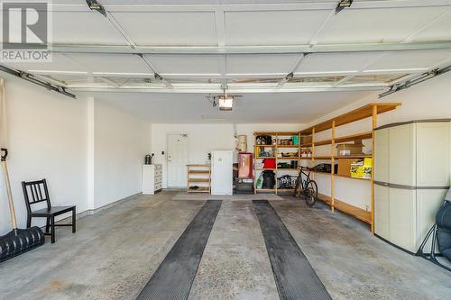 1201 Cameron Avenue Unit# 55, Kelowna, BC - Indoor Photo Showing Garage