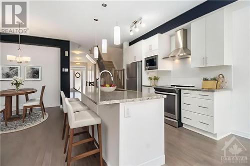 632 Spring Valley Drive, Ottawa, ON - Indoor Photo Showing Kitchen With Stainless Steel Kitchen With Upgraded Kitchen