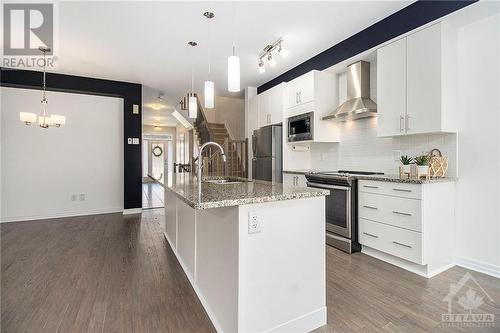 632 Spring Valley Drive, Ottawa, ON - Indoor Photo Showing Kitchen With Upgraded Kitchen