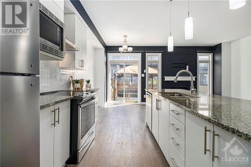 632 Spring Valley Drive, Ottawa, ON - Indoor Photo Showing Kitchen With Double Sink With Upgraded Kitchen