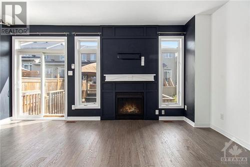 632 Spring Valley Drive, Ottawa, ON - Indoor Photo Showing Living Room With Fireplace