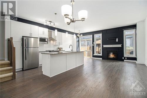 632 Spring Valley Drive, Ottawa, ON - Indoor Photo Showing Kitchen With Stainless Steel Kitchen With Upgraded Kitchen