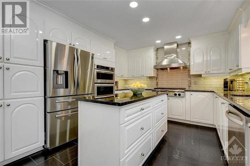 122 Marshfield Street, Ottawa, ON - Indoor Photo Showing Kitchen With Upgraded Kitchen