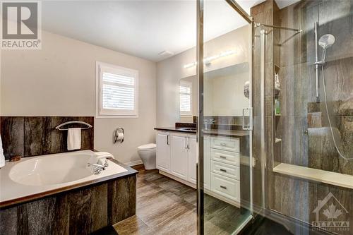 122 Marshfield Street, Ottawa, ON - Indoor Photo Showing Bathroom