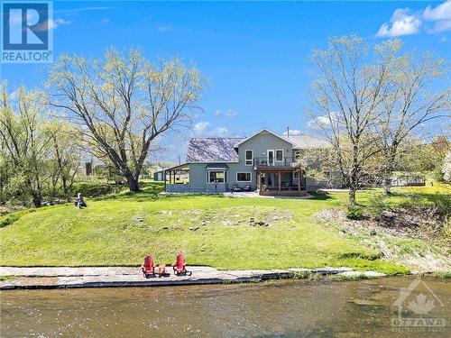 Serenity now with its expansive riverfront frontage and nearly 5 acres of space - 6548 Carp Road, Ottawa, ON - Outdoor