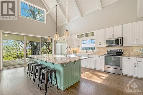 Gorgeous kitchen, flooded with natural light - 6548 Carp Road, Ottawa, ON - Indoor Photo Showing Kitchen With Upgraded Kitchen