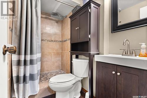 2855 Hartmann Crescent E, Regina, SK - Indoor Photo Showing Bathroom