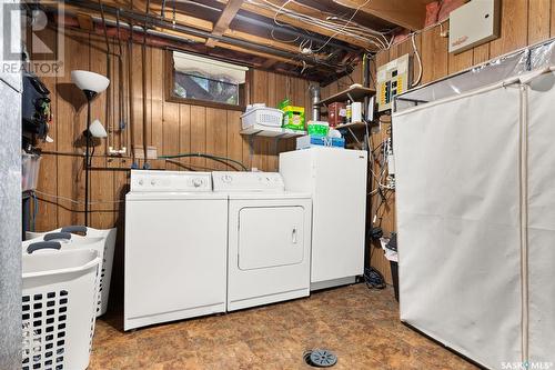 2855 Hartmann Crescent E, Regina, SK - Indoor Photo Showing Laundry Room