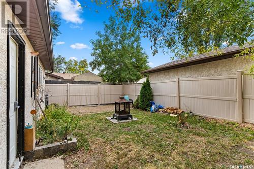 2855 Hartmann Crescent E, Regina, SK - Outdoor