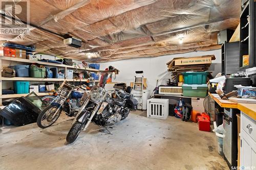 2855 Hartmann Crescent E, Regina, SK - Indoor Photo Showing Garage