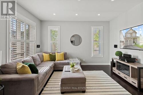 2484 New Providence Street, Oshawa (Windfields), ON - Indoor Photo Showing Living Room