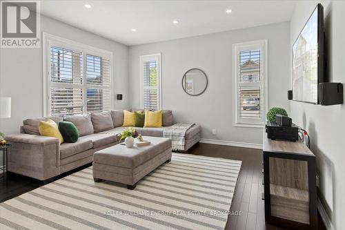 2484 New Providence Street, Oshawa (Windfields), ON - Indoor Photo Showing Living Room