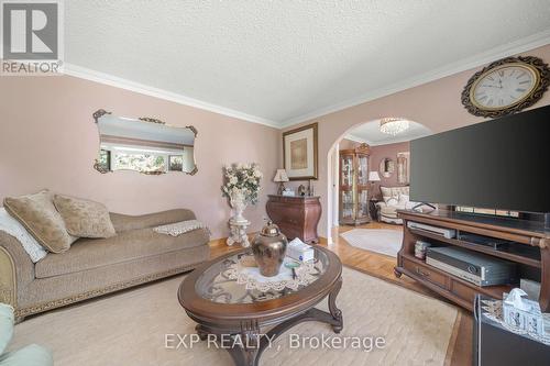 794 Old Hwy 2, Quinte West, ON - Indoor Photo Showing Living Room