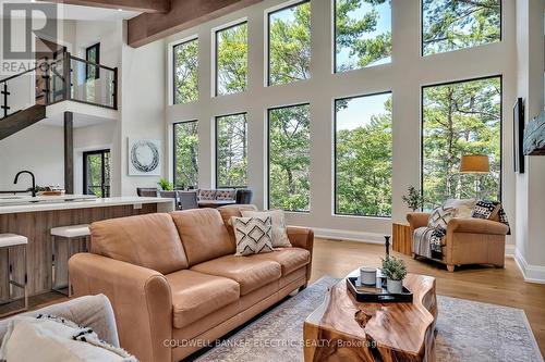 735 Fire Route 93, Havelock-Belmont-Methuen, ON - Indoor Photo Showing Living Room