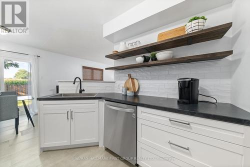 42 Hanna Drive, Clarington (Bowmanville), ON - Indoor Photo Showing Kitchen