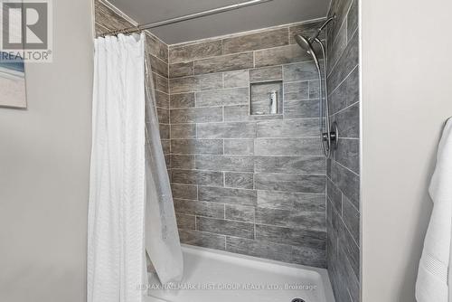 42 Hanna Drive, Clarington (Bowmanville), ON - Indoor Photo Showing Bathroom