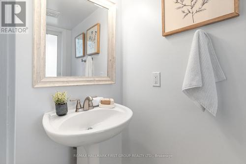 42 Hanna Drive, Clarington (Bowmanville), ON - Indoor Photo Showing Bathroom