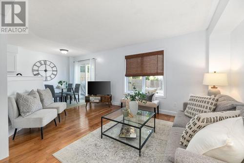 42 Hanna Drive, Clarington (Bowmanville), ON - Indoor Photo Showing Living Room