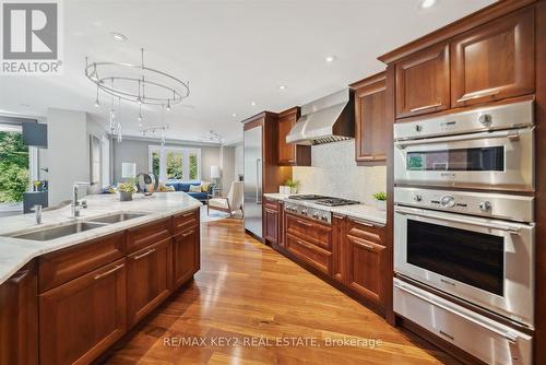 50 Norwich Drive, Markham (Raymerville), ON - Indoor Photo Showing Kitchen With Stainless Steel Kitchen With Double Sink With Upgraded Kitchen