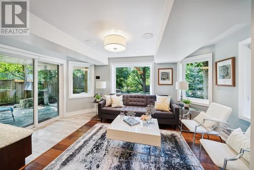 50 Norwich Drive, Markham (Raymerville), ON - Indoor Photo Showing Living Room