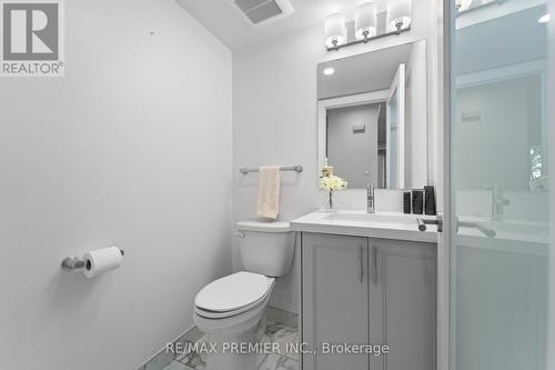 742 - 75 Weldrick Road E, Richmond Hill (Observatory), ON - Indoor Photo Showing Bathroom