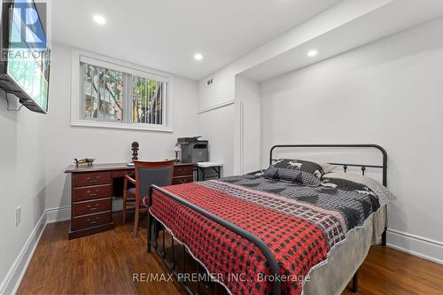 742 - 75 Weldrick Road E, Richmond Hill (Observatory), ON - Indoor Photo Showing Bedroom