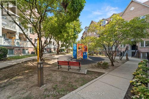 742 - 75 Weldrick Road E, Richmond Hill, ON - Outdoor With Balcony