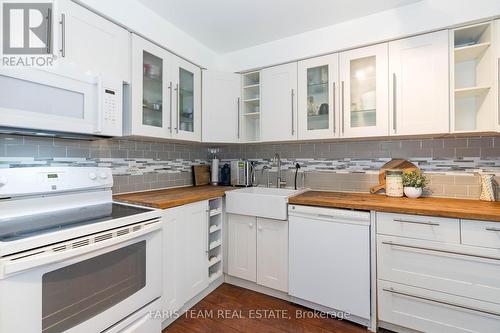 1251 Coleman Court, Innisfil (Alcona), ON - Indoor Photo Showing Kitchen With Double Sink