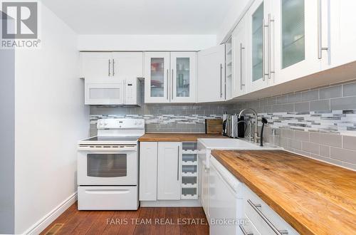 1251 Coleman Court, Innisfil (Alcona), ON - Indoor Photo Showing Kitchen