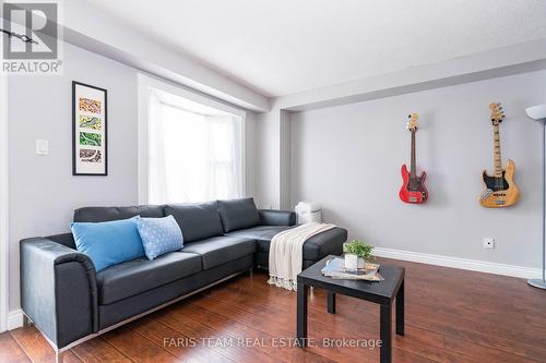 1251 Coleman Court, Innisfil (Alcona), ON - Indoor Photo Showing Living Room