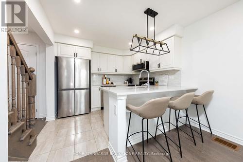 109 Mcalister Avenue, Richmond Hill, ON - Indoor Photo Showing Kitchen