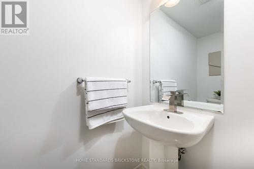 109 Mcalister Avenue, Richmond Hill, ON - Indoor Photo Showing Bathroom