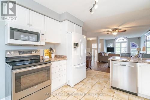 187 Sproule Drive, Barrie (Edgehill Drive), ON - Indoor Photo Showing Kitchen