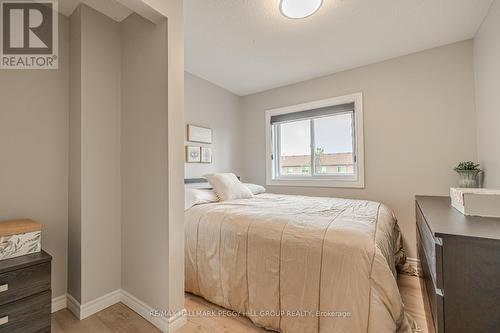 26 Monarchy Street, Barrie (Innis-Shore), ON - Indoor Photo Showing Bedroom