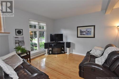 80 Bellflower Street, New Maryland, NB - Indoor Photo Showing Living Room