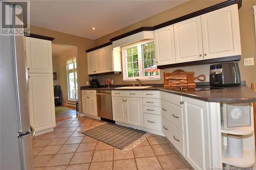 80 Bellflower Street, New Maryland, NB - Indoor Photo Showing Kitchen