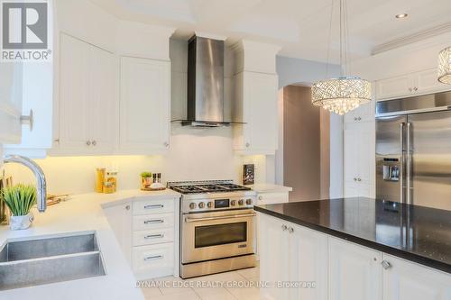 3121 Trailside Drive, Oakville, ON - Indoor Photo Showing Kitchen With Stainless Steel Kitchen With Double Sink With Upgraded Kitchen