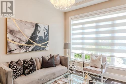 3121 Trailside Drive, Oakville, ON - Indoor Photo Showing Living Room