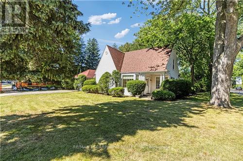 2389 Lakeshore Road, Burlington, ON - Outdoor